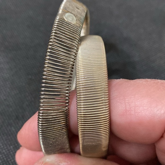 Set of 3 - Shirt Sleeve Holders - Stretchy Metal Armbands - Picture 5 of 6